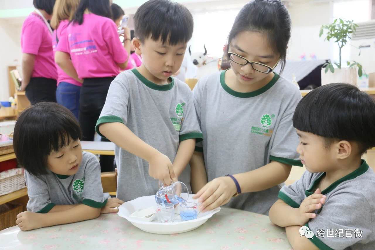 蒙氏幼儿园里，教师应该如何做好幼儿的观察记录？