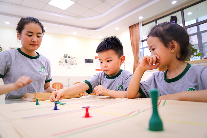 教师节即将到来，我们一起来聊一聊“幼师如何加强自身职业道德建设”？